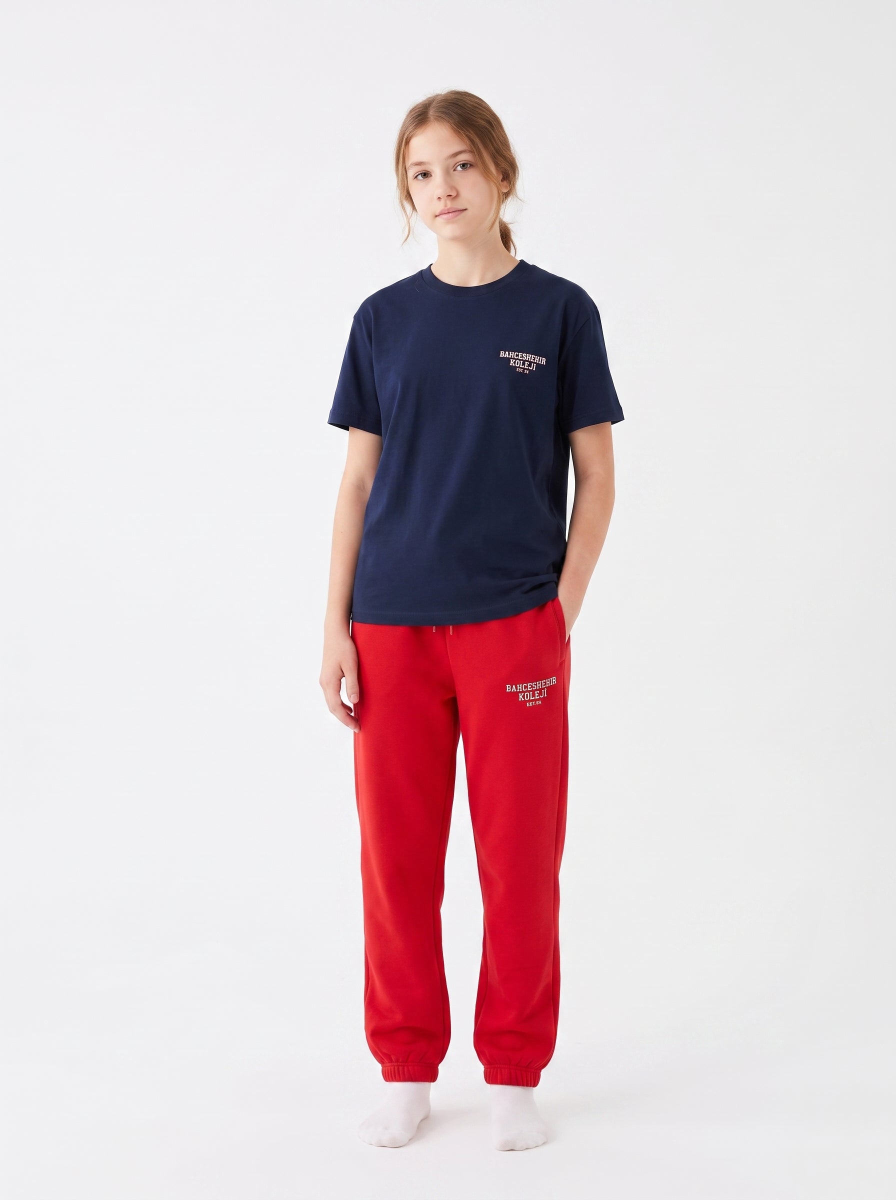Bahçeşehir Koleji 26-27 Yeni Sezon Özel Tasarım T-Shirt + Özel Tasarım Kırmızı Eşofman