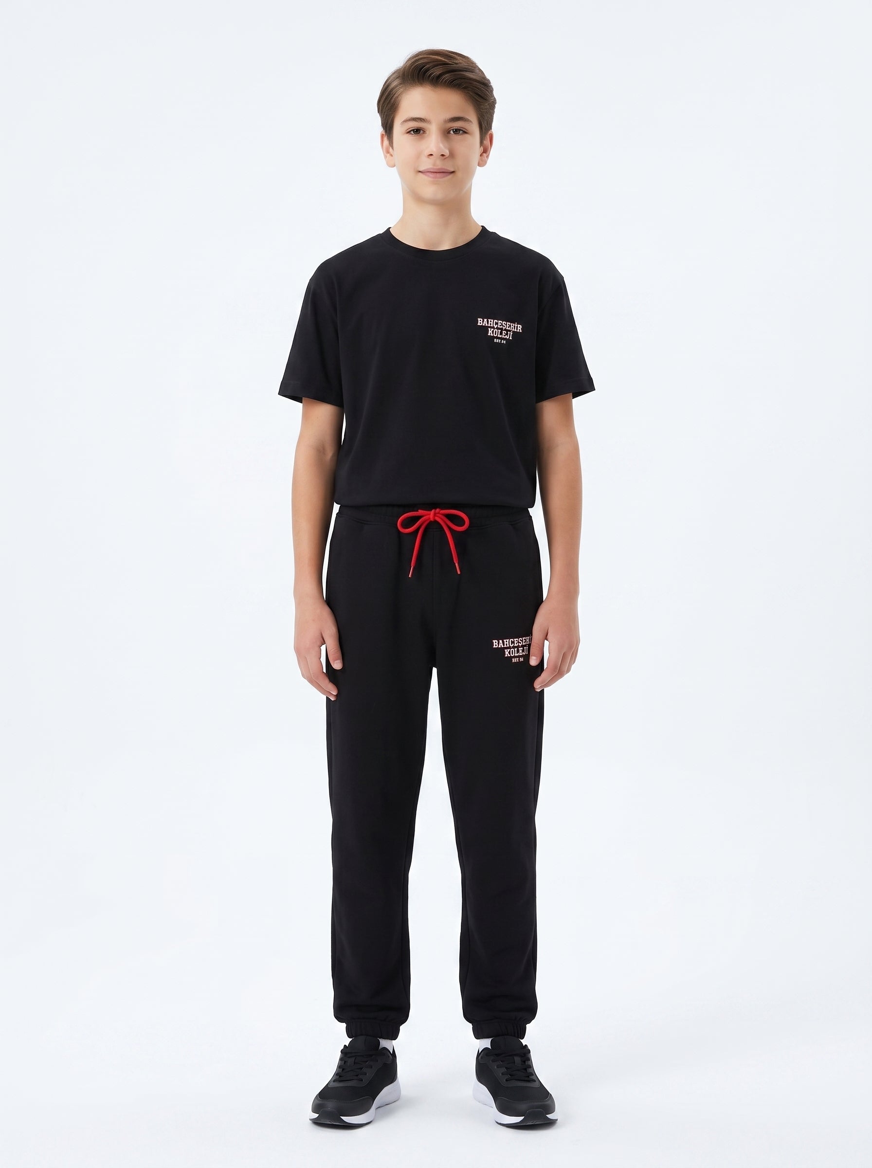 Bahçeşehir Koleji 26-27 Yeni Sezon Siyah Eşofman + Yeni Sezon Siyah T-Shirt Kombini